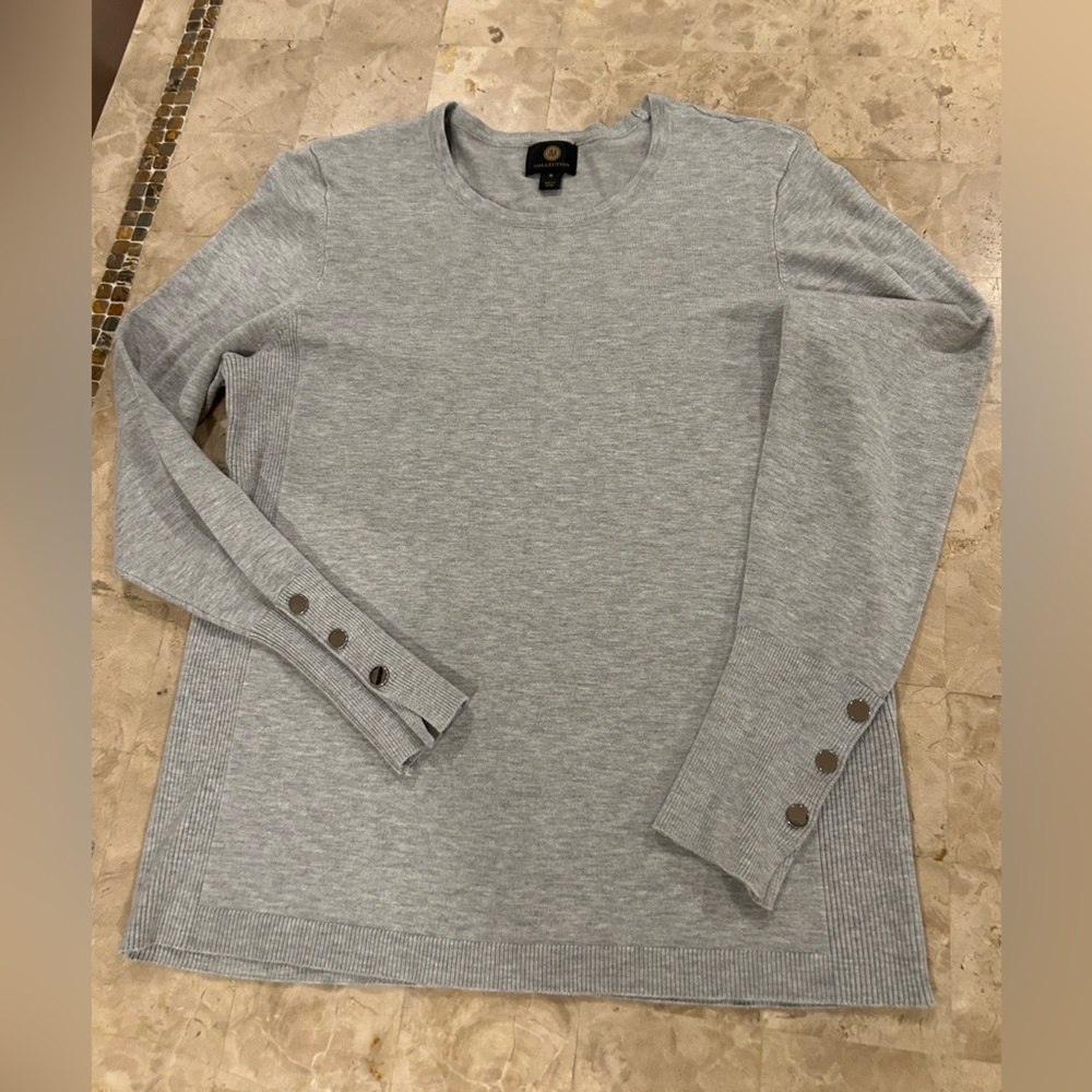 JM Collection Women’s Crew‎ Neck Sweater Color Gray    Size M